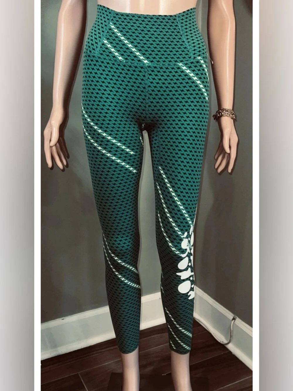 NWOT Free People Movement Never Better Logo Leggings XS Green